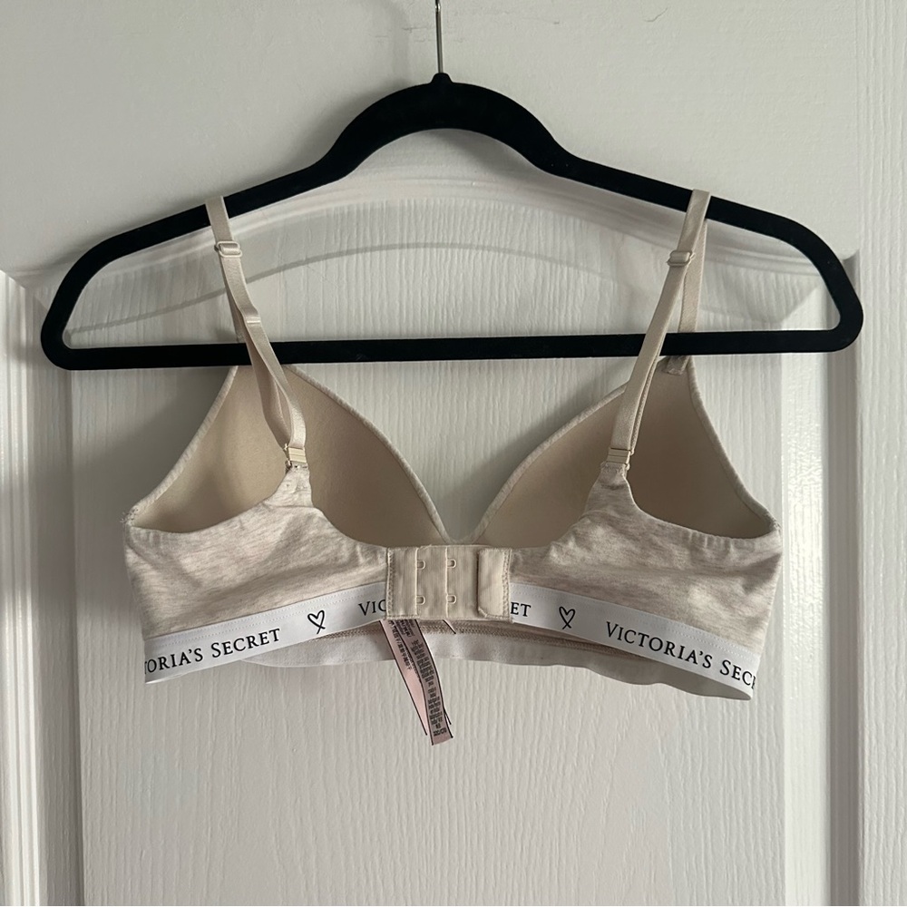 Victoria's Secret US 32C Light Beige T-Shirt Lightly Lined Wireless Bra - Picture 15 of 15